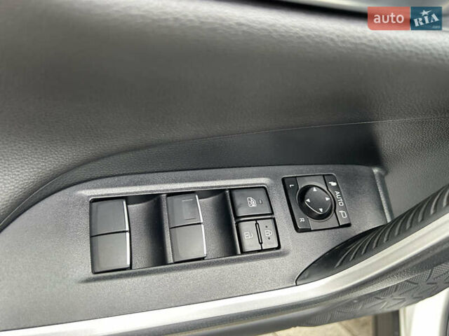 Білий Тойота РАВ 4, об'ємом двигуна 2 л та пробігом 106 тис. км за 27900 $, фото 41 на Automoto.ua