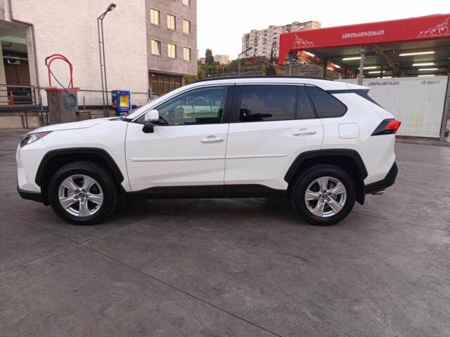 Белый Тойота РАВ 4, объемом двигателя 0 л и пробегом 112 тыс. км за 16000 $, фото 2 на Automoto.ua