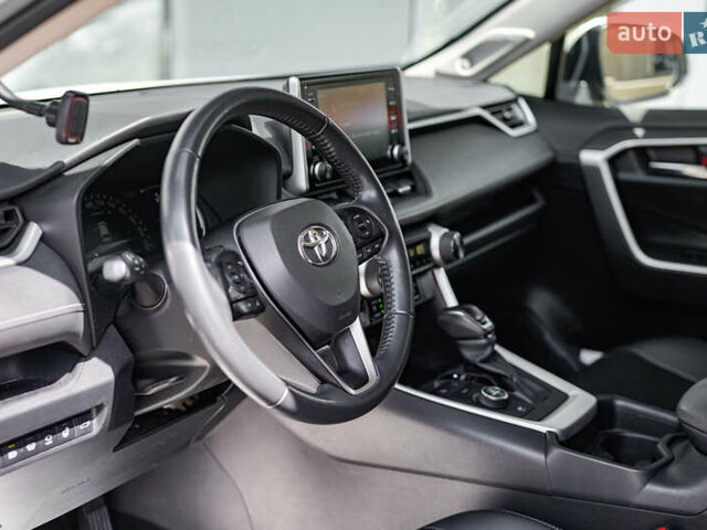Білий Тойота РАВ 4, об'ємом двигуна 2.49 л та пробігом 108 тис. км за 39999 $, фото 9 на Automoto.ua