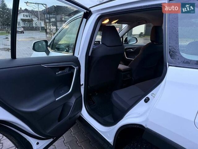 Белый Тойота РАВ 4, объемом двигателя 2.49 л и пробегом 334 тыс. км за 27499 $, фото 9 на Automoto.ua