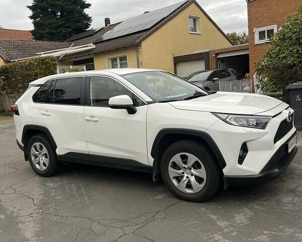 Белый Тойота РАВ 4, объемом двигателя 1.99 л и пробегом 70 тыс. км за 24000 $, фото 1 на Automoto.ua