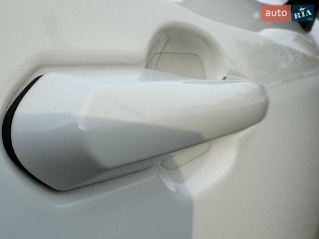 Білий Тойота РАВ 4, об'ємом двигуна 1.99 л та пробігом 76 тис. км за 22500 $, фото 44 на Automoto.ua