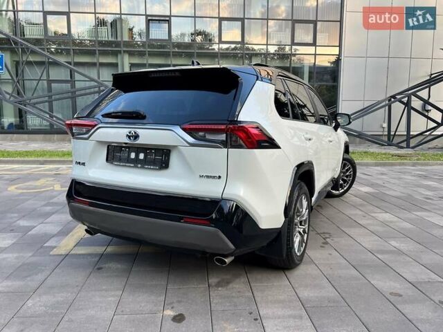 Тойота РАВ 4 2020 в Полтаве на Automoto.ua Белый Тойота РАВ 4, объемом двигателя 2.49 л и пробегом 81 тыс. км за 34000 $, фото 8 на Automoto.ua