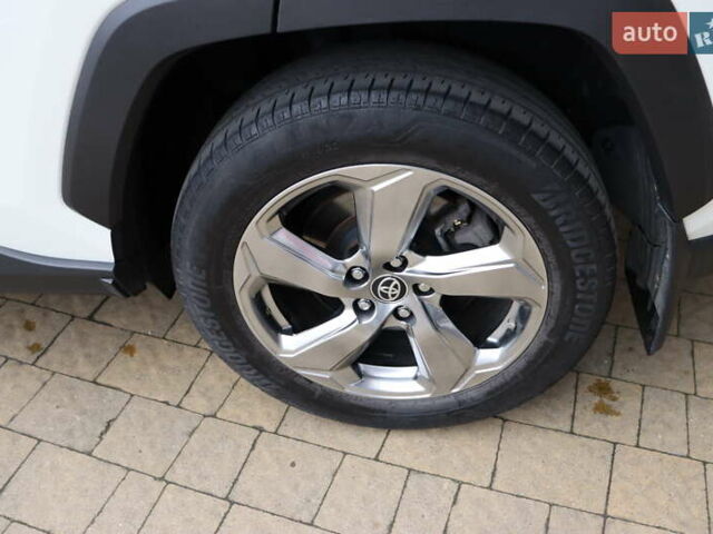 Білий Тойота РАВ 4, об'ємом двигуна 2.49 л та пробігом 95 тис. км за 37900 $, фото 9 на Automoto.ua