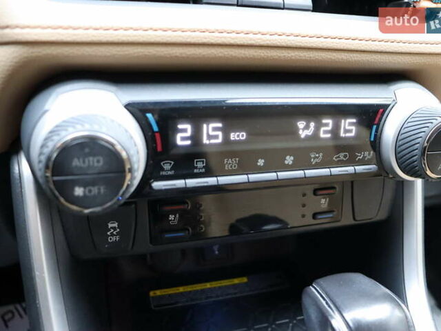 Білий Тойота РАВ 4, об'ємом двигуна 2.49 л та пробігом 95 тис. км за 37900 $, фото 26 на Automoto.ua