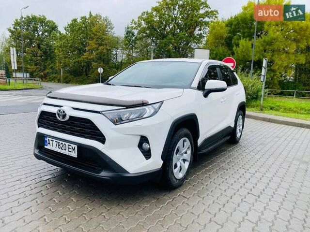 Белый Тойота РАВ 4, объемом двигателя 1.99 л и пробегом 21 тыс. км за 24950 $, фото 1 на Automoto.ua