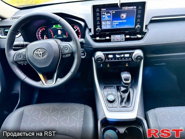 Белый Тойота РАВ 4, объемом двигателя 2 л и пробегом 155 тыс. км за 25550 $, фото 7 на Automoto.ua