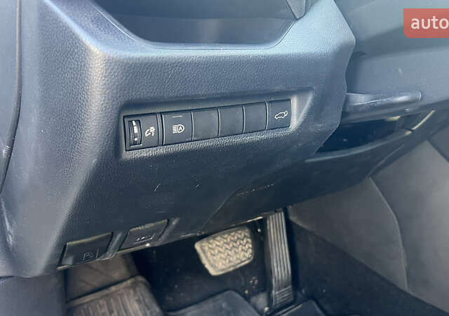 Білий Тойота РАВ 4, об'ємом двигуна 2.49 л та пробігом 75 тис. км за 28000 $, фото 6 на Automoto.ua