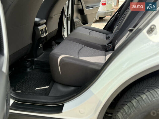 Белый Тойота РАВ 4, объемом двигателя 1.99 л и пробегом 159 тыс. км за 25999 $, фото 27 на Automoto.ua