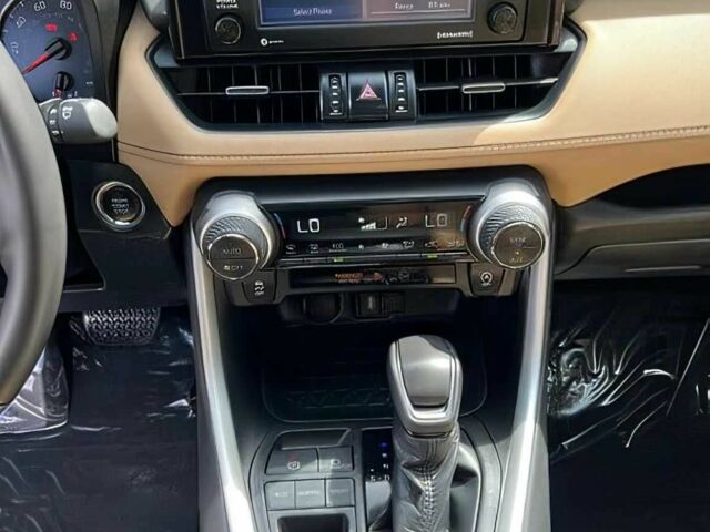 Белый Тойота РАВ 4, объемом двигателя 2.5 л и пробегом 46 тыс. км за 13000 $, фото 9 на Automoto.ua