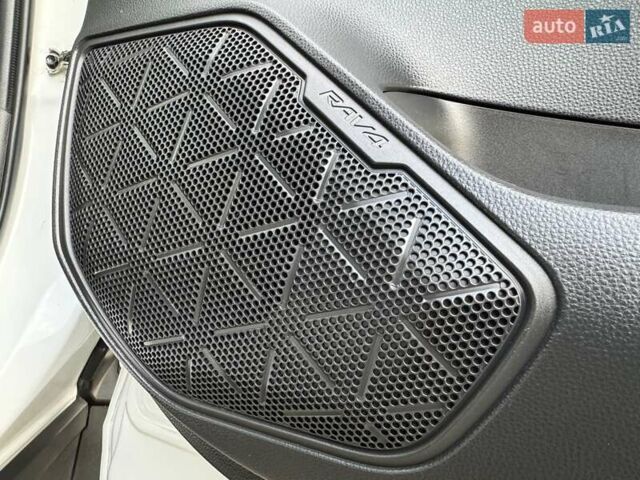 Білий Тойота РАВ 4, об'ємом двигуна 1.99 л та пробігом 76 тис. км за 22500 $, фото 90 на Automoto.ua