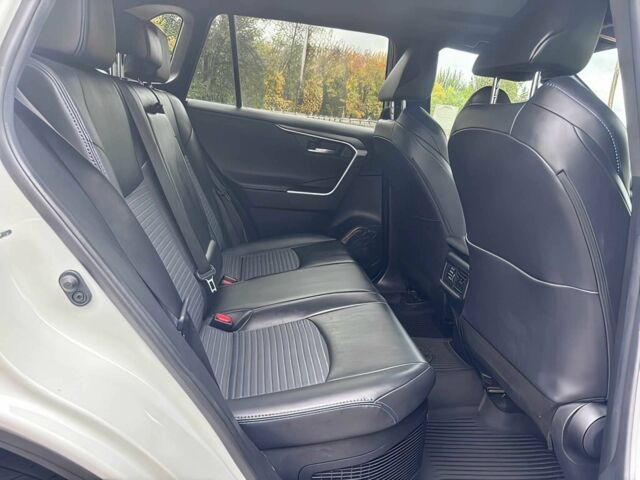 Белый Тойота РАВ 4, объемом двигателя 0 л и пробегом 44 тыс. км за 17400 $, фото 11 на Automoto.ua