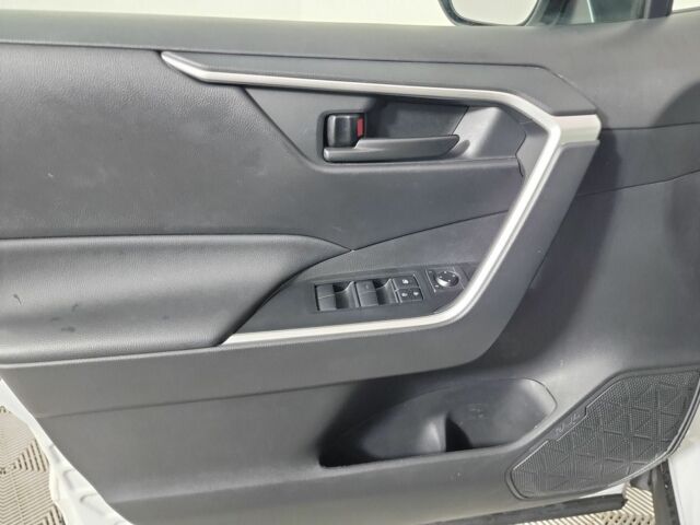 Білий Тойота РАВ 4, об'ємом двигуна 2.5 л та пробігом 30 тис. км за 19500 $, фото 9 на Automoto.ua