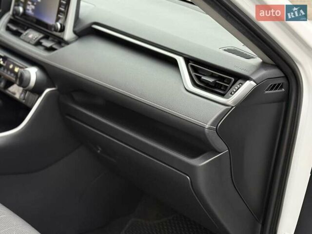 Белый Тойота РАВ 4, объемом двигателя 1.99 л и пробегом 77 тыс. км за 25300 $, фото 43 на Automoto.ua