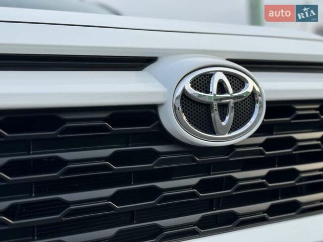 Білий Тойота РАВ 4, об'ємом двигуна 1.99 л та пробігом 76 тис. км за 22500 $, фото 3 на Automoto.ua