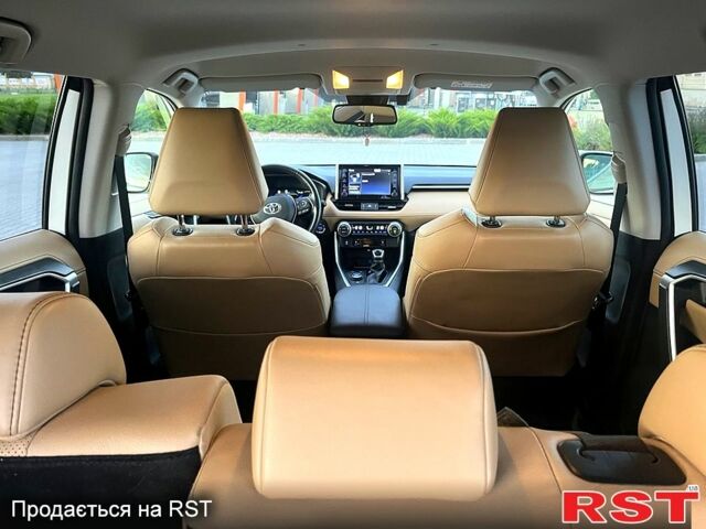 Белый Тойота РАВ 4, объемом двигателя 2.5 л и пробегом 45 тыс. км за 32000 $, фото 3 на Automoto.ua