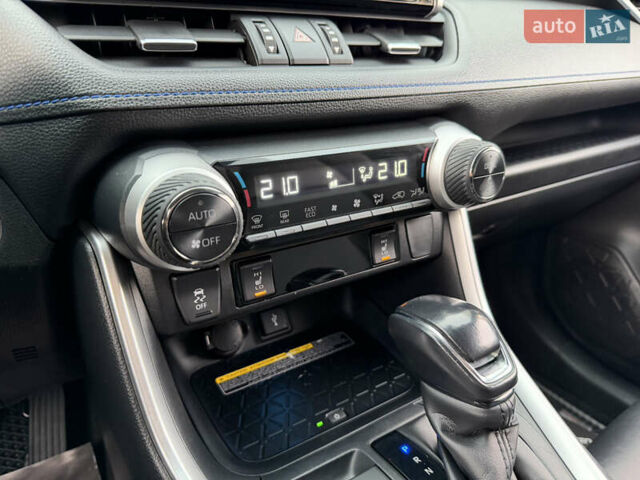 Белый Тойота РАВ 4, объемом двигателя 2.5 л и пробегом 118 тыс. км за 34000 $, фото 50 на Automoto.ua