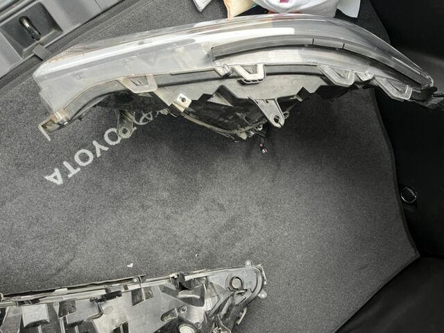 Білий Тойота РАВ 4, об'ємом двигуна 0 л та пробігом 100 тис. км за 816 $, фото 5 на Automoto.ua