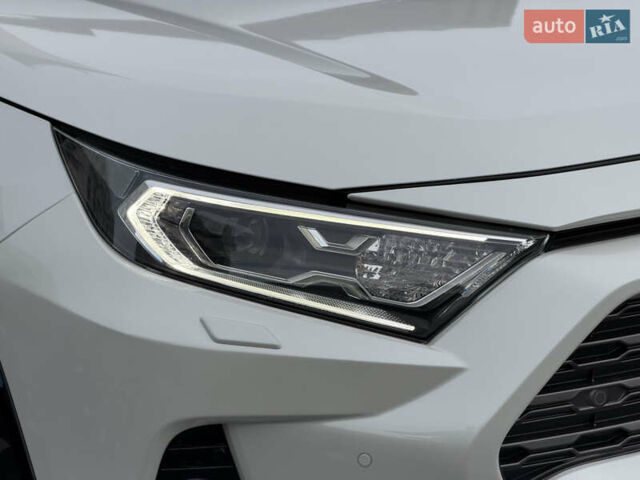 Белый Тойота РАВ 4, объемом двигателя 2.5 л и пробегом 118 тыс. км за 34000 $, фото 10 на Automoto.ua