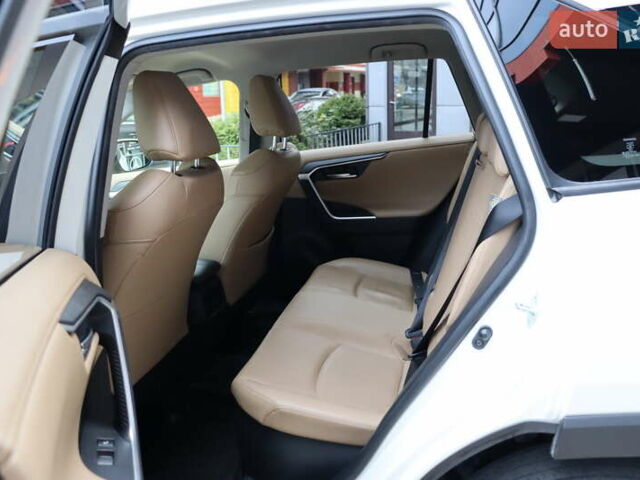 Білий Тойота РАВ 4, об'ємом двигуна 2.49 л та пробігом 95 тис. км за 37900 $, фото 35 на Automoto.ua