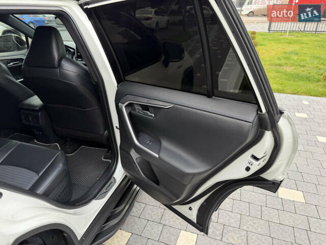 Белый Тойота РАВ 4, объемом двигателя 2.5 л и пробегом 118 тыс. км за 34000 $, фото 34 на Automoto.ua