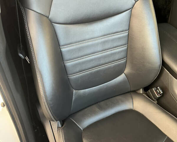 Белый Тойота РАВ 4, объемом двигателя 2.49 л и пробегом 115 тыс. км за 30000 $, фото 6 на Automoto.ua