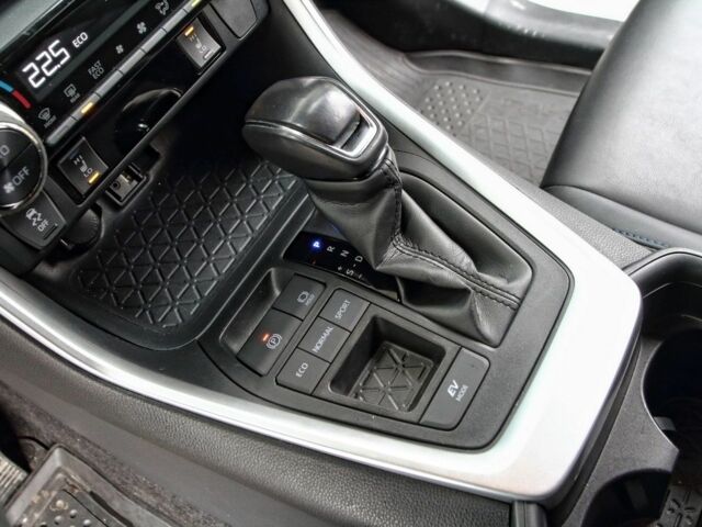 Белый Тойота РАВ 4, объемом двигателя 0 л и пробегом 84 тыс. км за 18000 $, фото 2 на Automoto.ua