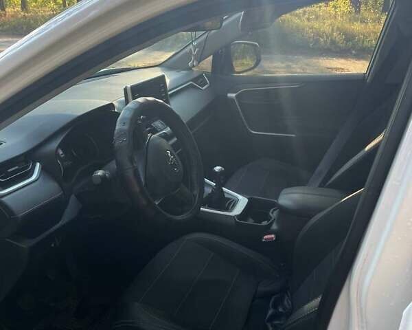 Белый Тойота РАВ 4, объемом двигателя 2 л и пробегом 47 тыс. км за 25000 $, фото 6 на Automoto.ua