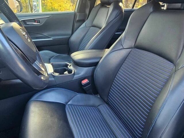 Белый Тойота РАВ 4, объемом двигателя 2.5 л и пробегом 123 тыс. км за 18000 $, фото 6 на Automoto.ua