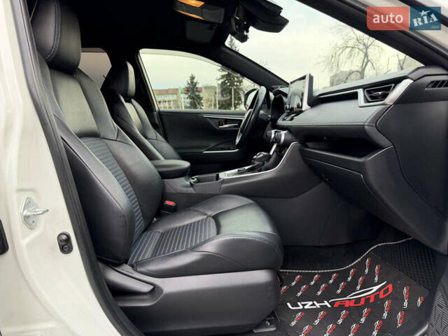 Белый Тойота РАВ 4, объемом двигателя 2.5 л и пробегом 118 тыс. км за 34000 $, фото 45 на Automoto.ua