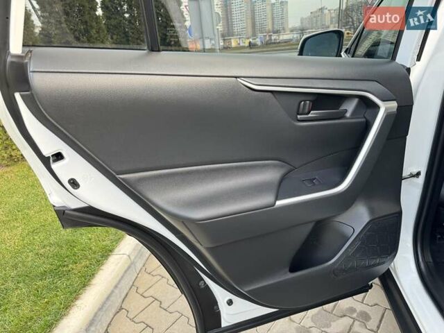 Білий Тойота РАВ 4, об'ємом двигуна 1.99 л та пробігом 76 тис. км за 22500 $, фото 72 на Automoto.ua