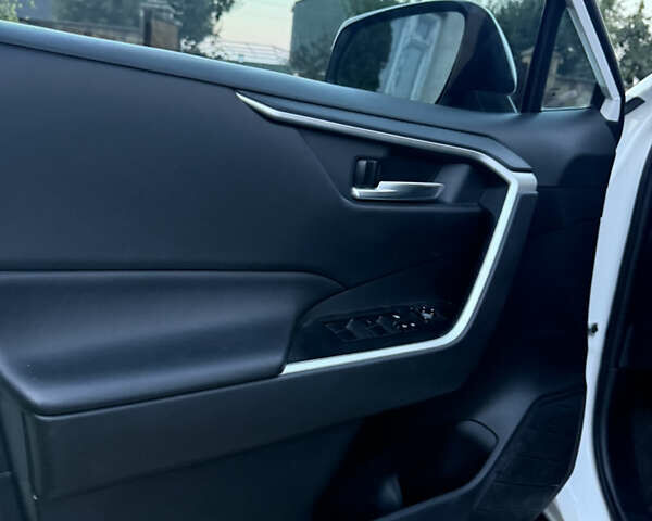 Белый Тойота РАВ 4, объемом двигателя 2.49 л и пробегом 95 тыс. км за 31153 $, фото 13 на Automoto.ua