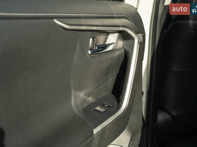 Белый Тойота РАВ 4, объемом двигателя 2.49 л и пробегом 119 тыс. км за 33900 $, фото 43 на Automoto.ua