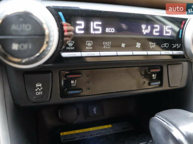 Білий Тойота РАВ 4, об'ємом двигуна 2.49 л та пробігом 95 тис. км за 37900 $, фото 27 на Automoto.ua