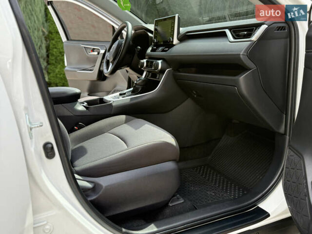 Белый Тойота РАВ 4, объемом двигателя 1.99 л и пробегом 159 тыс. км за 25999 $, фото 29 на Automoto.ua