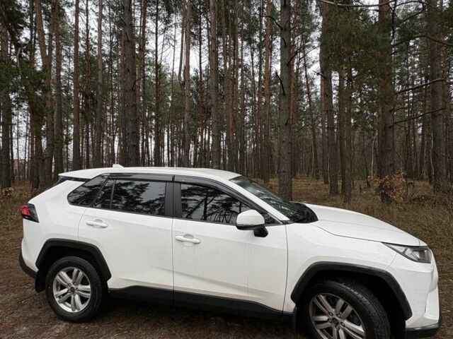 Белый Тойота РАВ 4, объемом двигателя 2 л и пробегом 47 тыс. км за 25000 $, фото 2 на Automoto.ua