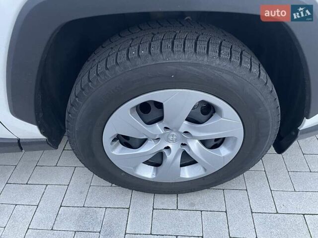 Белый Тойота РАВ 4, объемом двигателя 1.99 л и пробегом 52 тыс. км за 28500 $, фото 23 на Automoto.ua