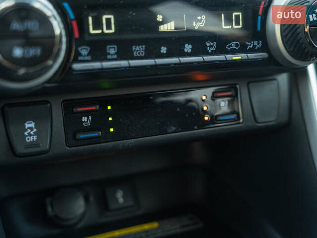 Белый Тойота РАВ 4, объемом двигателя 2.49 л и пробегом 119 тыс. км за 33900 $, фото 34 на Automoto.ua