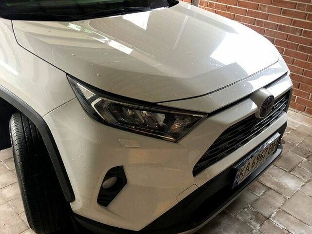 Белый Тойота РАВ 4, объемом двигателя 2.5 л и пробегом 101 тыс. км за 36000 $, фото 1 на Automoto.ua