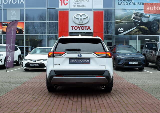 Белый Тойота РАВ 4, объемом двигателя 2.49 л и пробегом 166 тыс. км за 26900 $, фото 3 на Automoto.ua