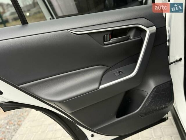 Белый Тойота РАВ 4, объемом двигателя 1.99 л и пробегом 77 тыс. км за 25300 $, фото 55 на Automoto.ua