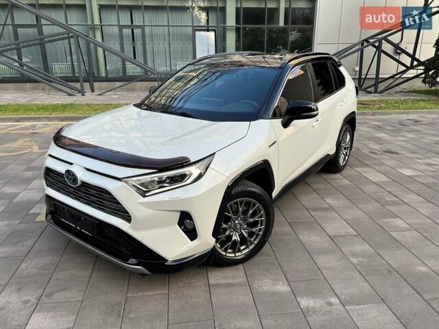 Тойота РАВ 4 2020 в Полтаве на Automoto.ua Белый Тойота РАВ 4, объемом двигателя 2.49 л и пробегом 81 тыс. км за 34000 $, фото 6 на Automoto.ua