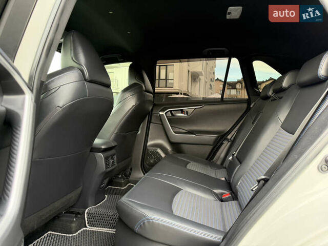 Белый Тойота РАВ 4, объемом двигателя 2.5 л и пробегом 118 тыс. км за 34000 $, фото 33 на Automoto.ua