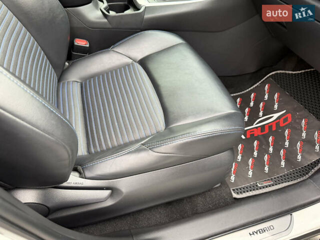 Белый Тойота РАВ 4, объемом двигателя 2.5 л и пробегом 118 тыс. км за 34000 $, фото 46 на Automoto.ua