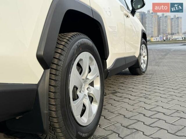 Білий Тойота РАВ 4, об'ємом двигуна 1.99 л та пробігом 76 тис. км за 22500 $, фото 39 на Automoto.ua