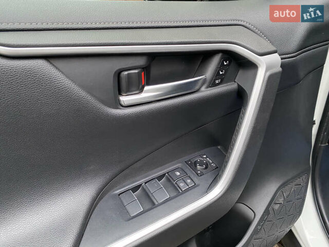 Белый Тойота РАВ 4, объемом двигателя 1.99 л и пробегом 108 тыс. км за 29899 $, фото 13 на Automoto.ua