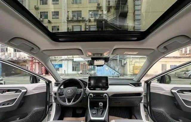 Белый Тойота РАВ 4, объемом двигателя 2.5 л и пробегом 98 тыс. км за 16800 $, фото 10 на Automoto.ua