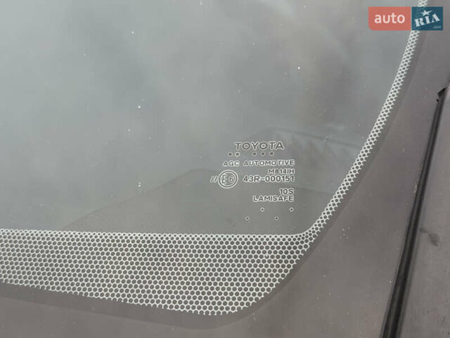 Белый Тойота РАВ 4, объемом двигателя 2.5 л и пробегом 118 тыс. км за 34000 $, фото 11 на Automoto.ua