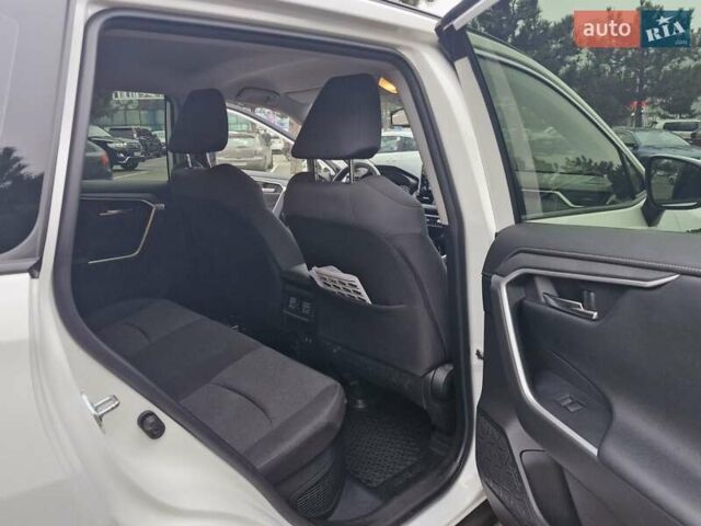 Білий Тойота РАВ 4, об'ємом двигуна 2.49 л та пробігом 59 тис. км за 32000 $, фото 12 на Automoto.ua