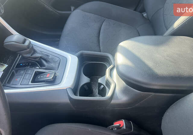 Білий Тойота РАВ 4, об'ємом двигуна 2.49 л та пробігом 75 тис. км за 28000 $, фото 8 на Automoto.ua